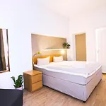 Отель Peters - Andere 3*