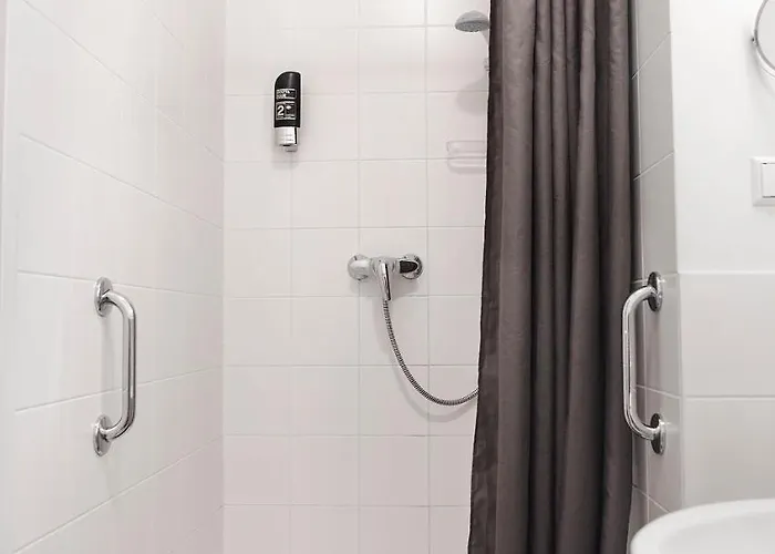 彼得膳食公寓达斯安德赫酒店 3* 柏林